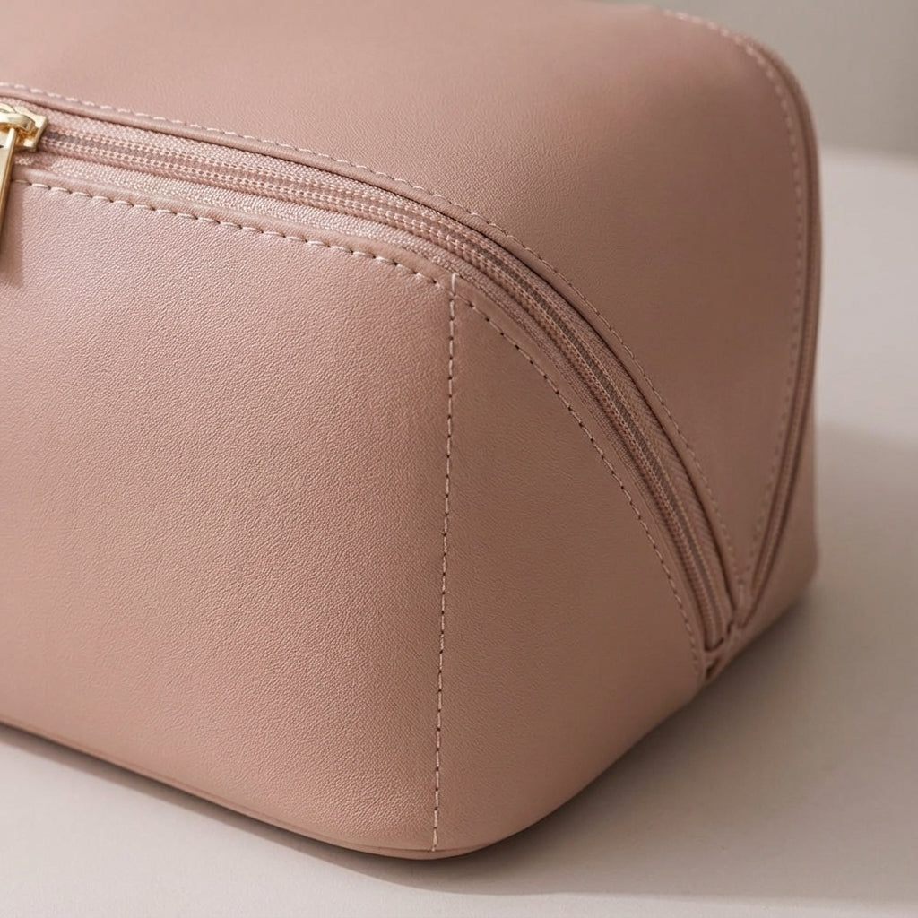 Reise-Make-up-Organizer aus Kunstleder mit Fächern und großer Öffnung