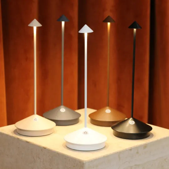Wasserdichte, kabellose, wiederaufladbare und dimmbare Tischlampe für den Innen- und Außenbereich