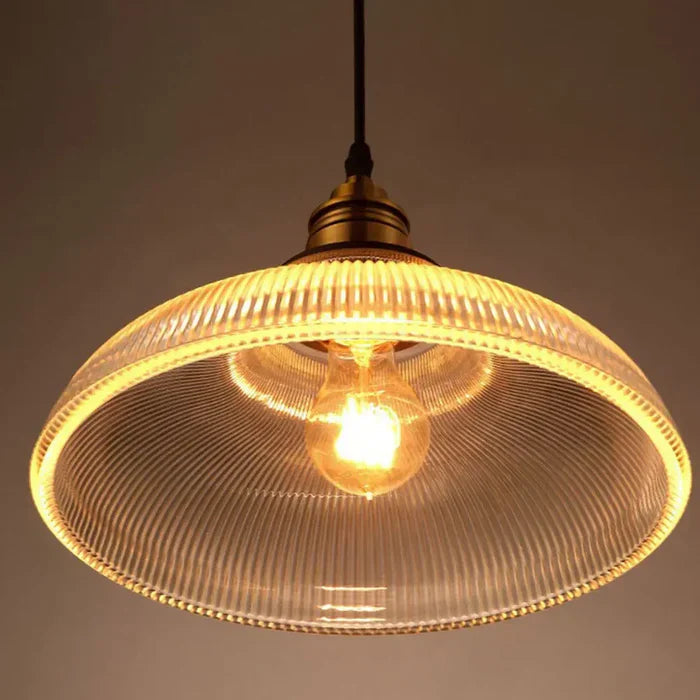 Pendelleuchte aus Kristallglas und Metall mit strahlendem Leuchteffekt