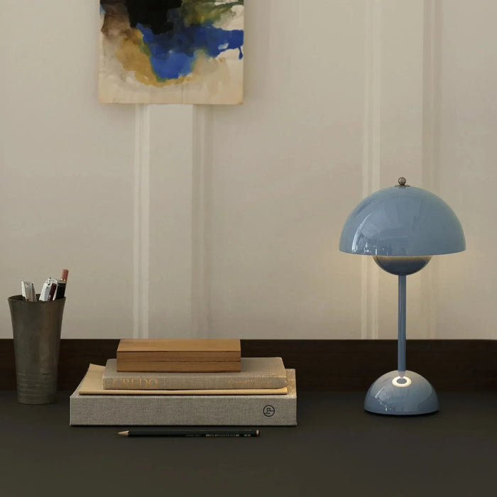 Skandinavische wiederaufladbare Tischlampe mit Pilzknospen-Silhouette und Touch-Steuerung