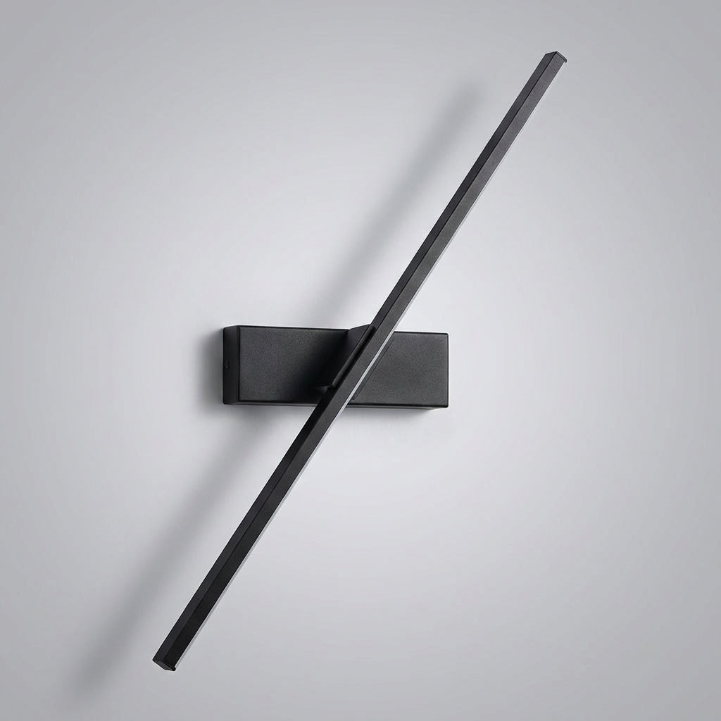 Minimalistische, schlanke Aluminium-Wandleuchte mit abgewinkeltem Balkenprofil