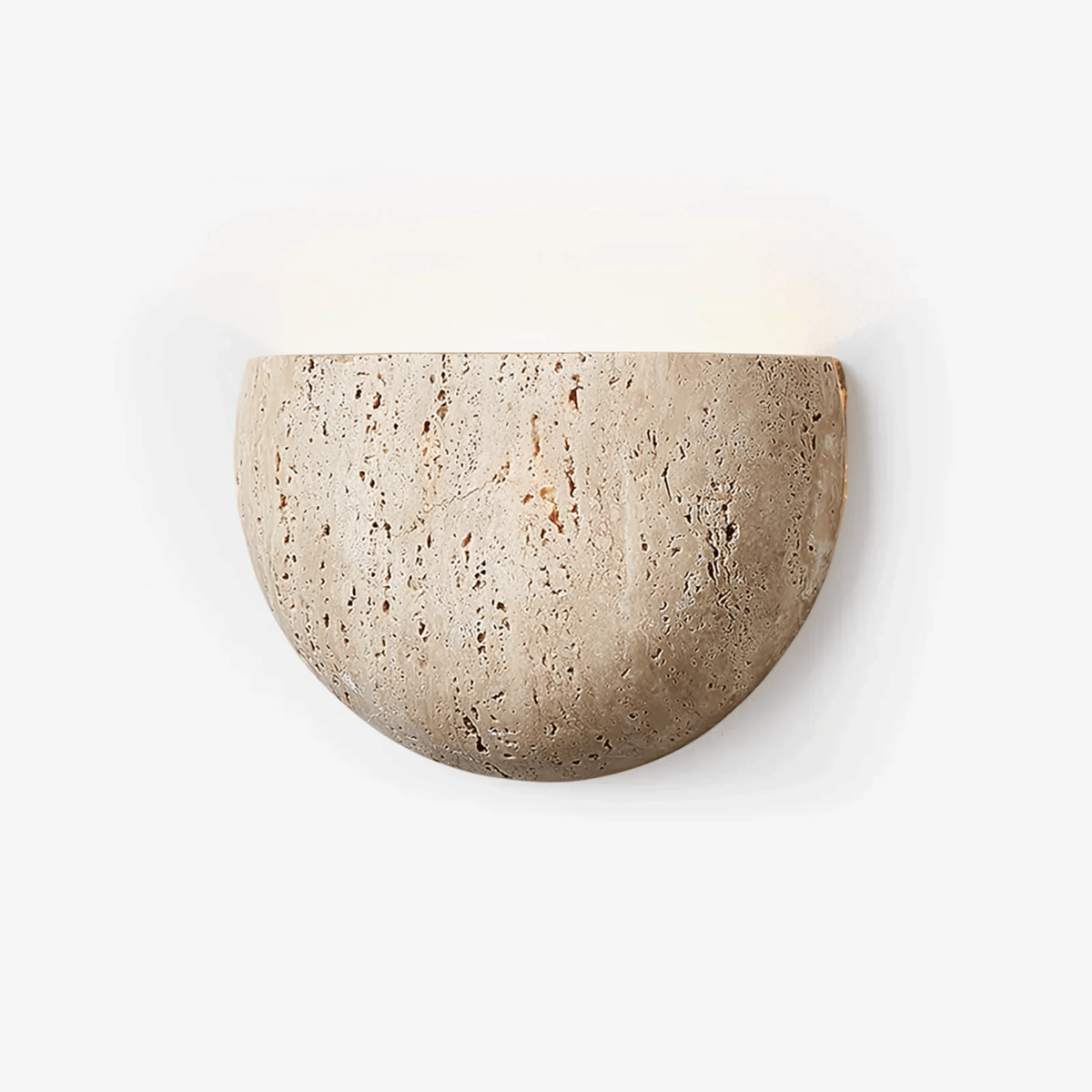 Minimalistische Wandleuchte in halbrunder Schalenform mit strukturierter Putzoberfläche