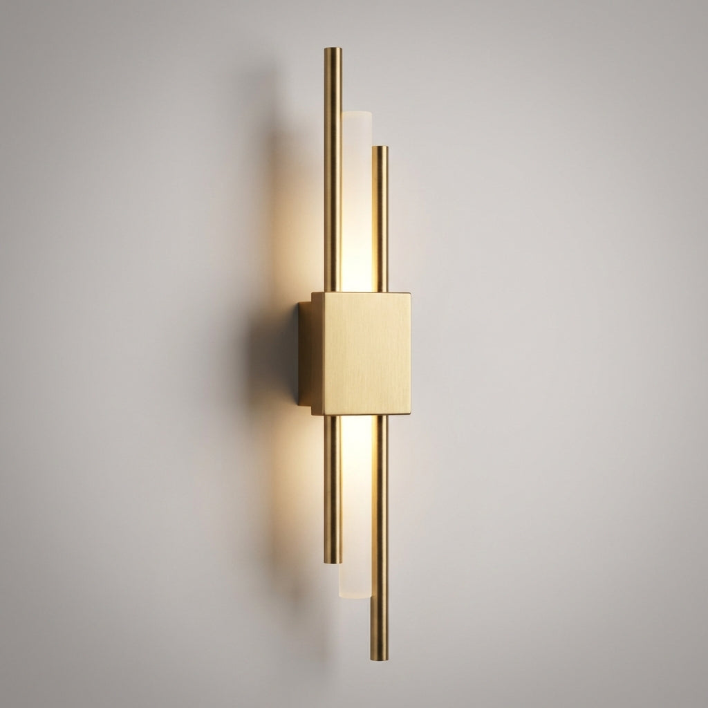 Skulpturale schlanke vertikale Wandleuchte aus Metall und Acryl mit Diffusor