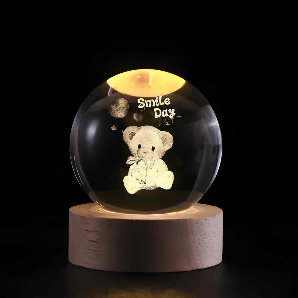 Nachtlicht und Tischlampe mit gravierter Kristallkugel in Planetenform