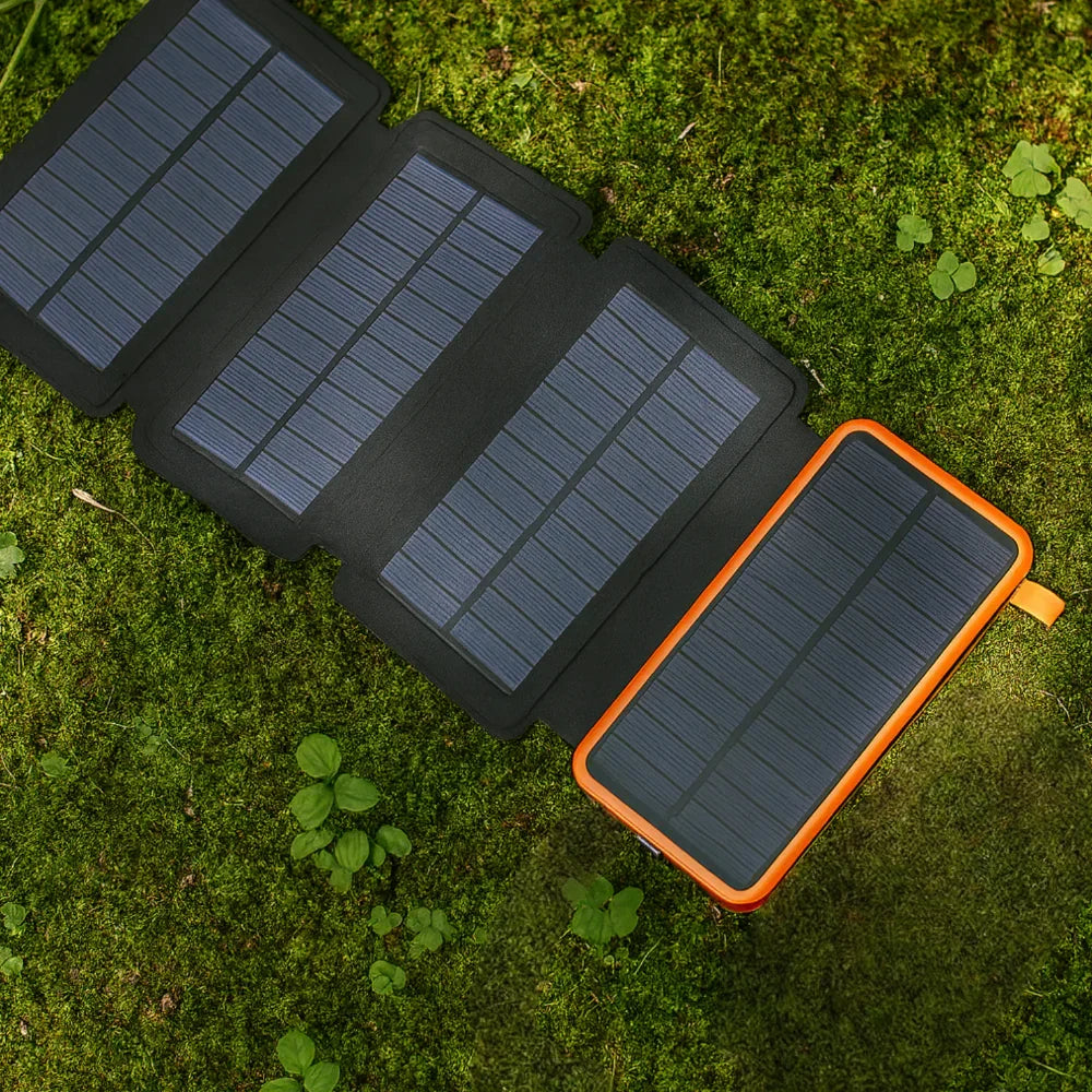 Robuste tragbare Outdoor-Solar-Powerbank mit Ladefunktion und faltbarem Panel