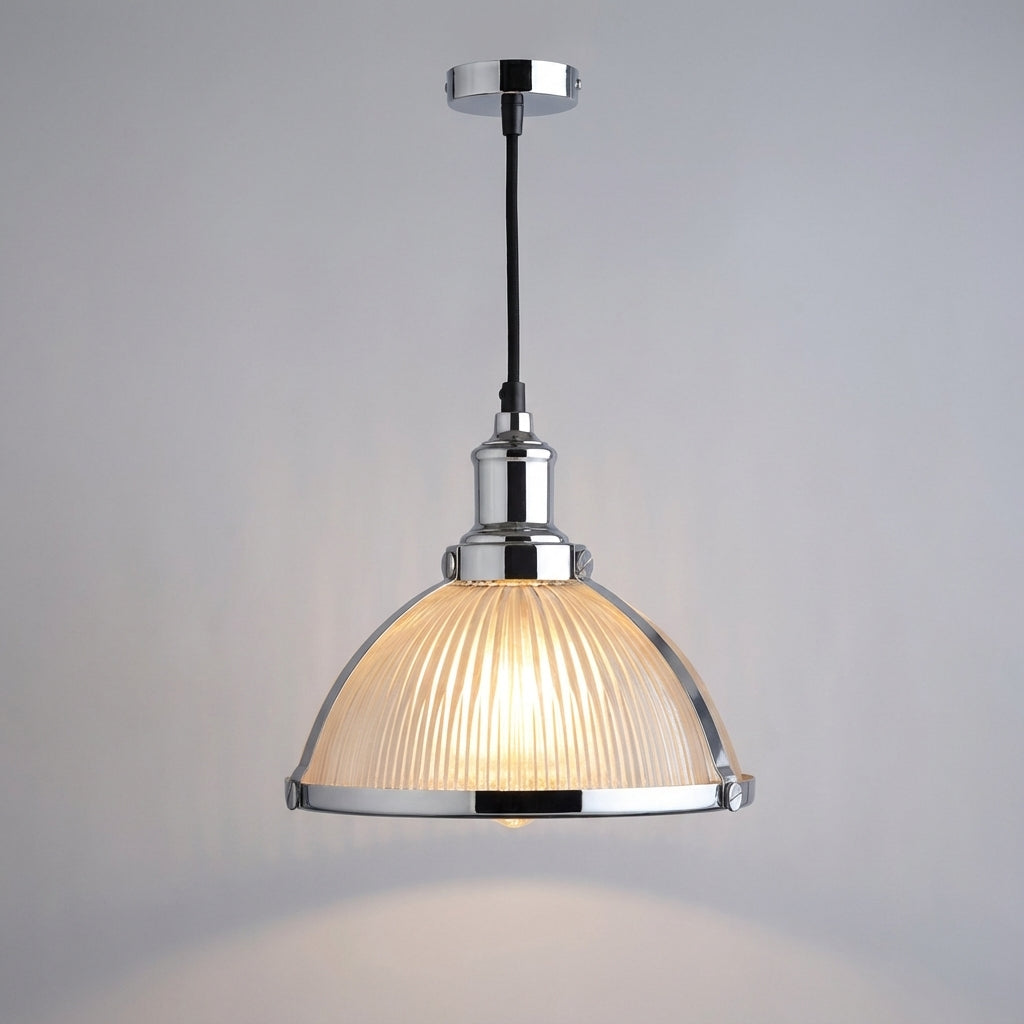 Retro-Pendelleuchte mit geriffeltem Glasschirm, Metallrahmen und einem Leuchtmittel