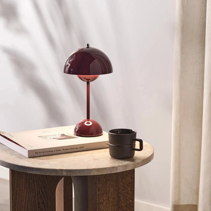 Skandinavische wiederaufladbare Tischlampe mit Pilzknospen-Silhouette und Touch-Steuerung