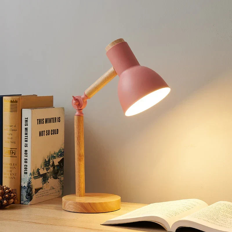 Nordische Tischlampe mit Holzbasis und verstellbarer, augenfreundlicher Beleuchtung