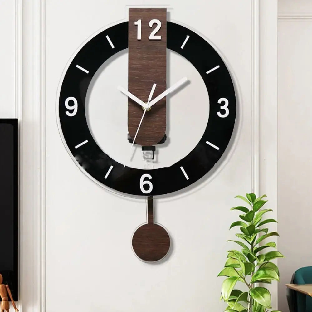 Minimalistische Wanduhr aus Acryl und Holz mit offenem Rahmen und leisem Pendel