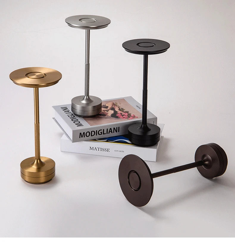 Minimalistische kabellose Tischlampe aus Aluminium, wiederaufladbar, mit Touch-Steuerung und Dimmfunktion