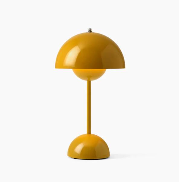 Elegante minimalistische skandinavische dimmbare Tischlampe mit Touch-Steuerung