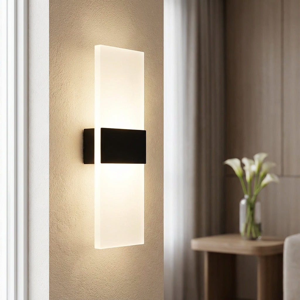 Wiederaufladbare Wandleuchte mit Magnethalterung und Bewegungssensor