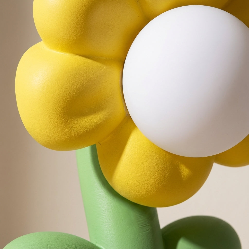Skulpturale Nachttischlampe aus Kunstharz mit Blumen-Silhouette