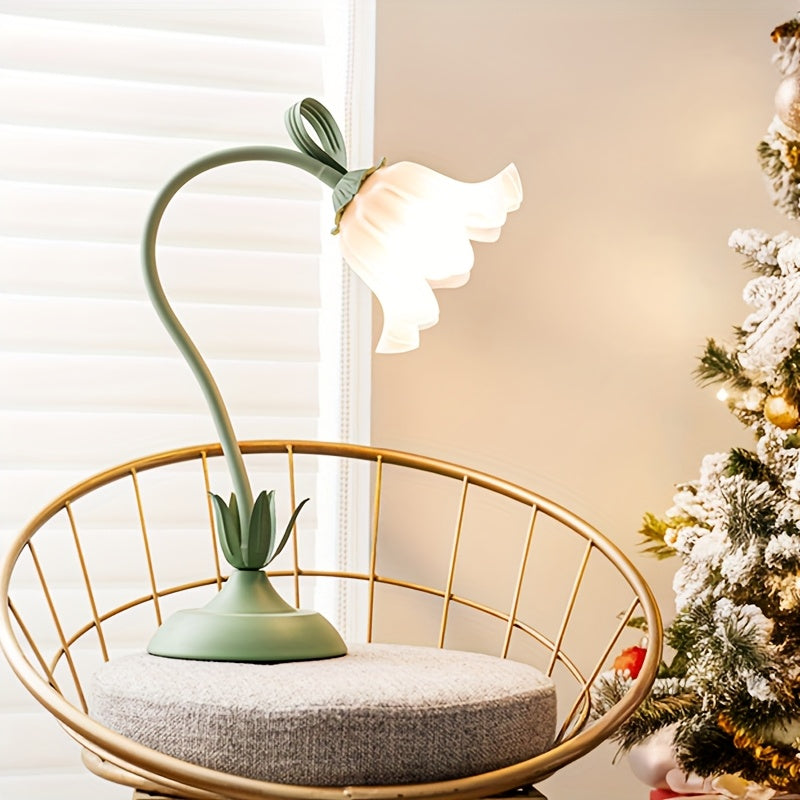 Skulpturale Tischlampe aus Gusseisen mit floraler Blütenform