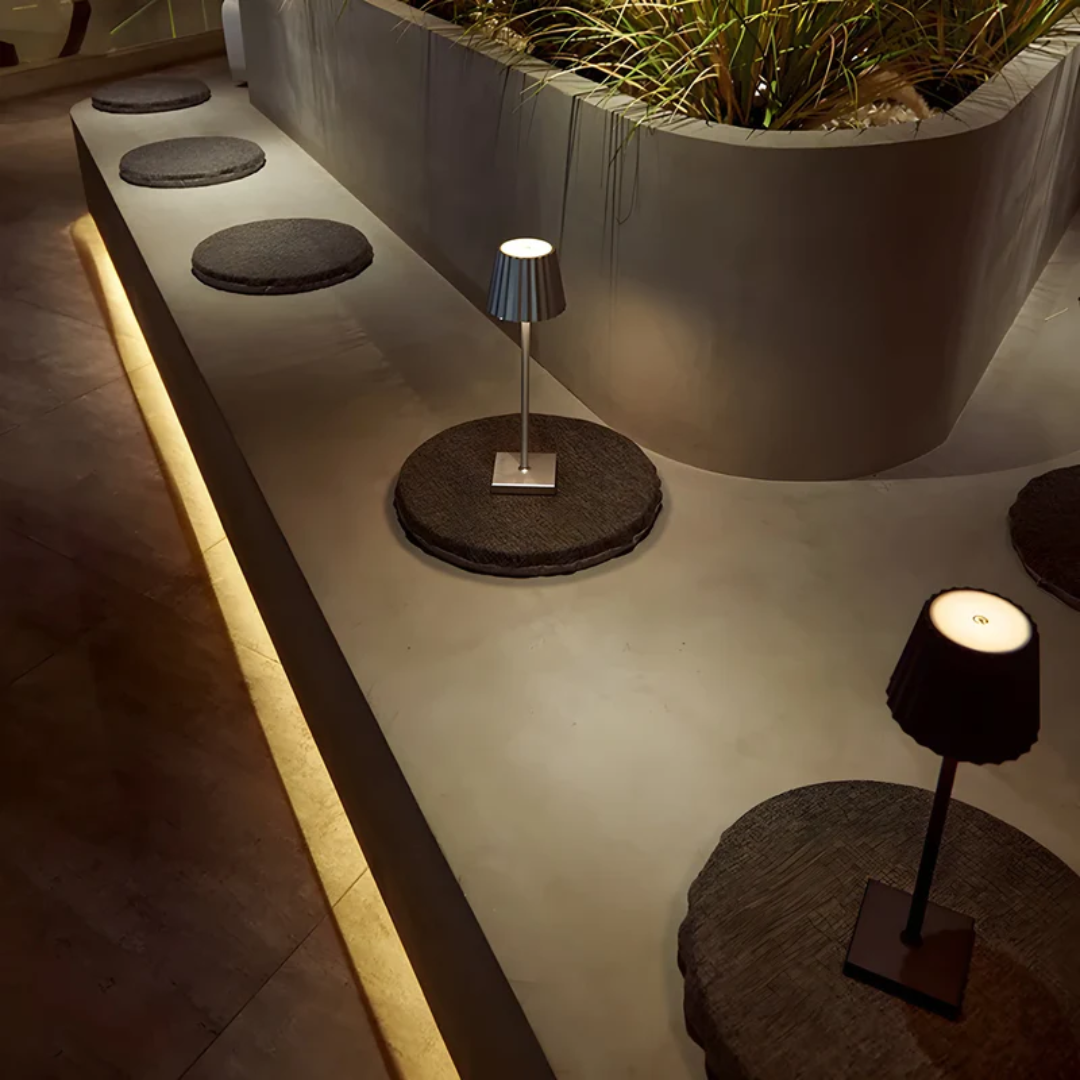 Wasserdichte skandinavische dimmbare aufladbare Tischlampe aus Aluminium