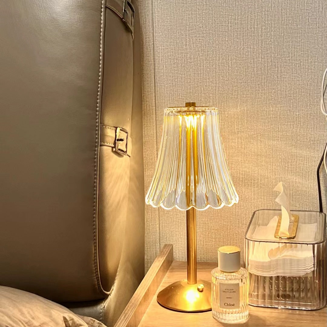 Wiederaufladbare Tischlampe im Retro-Stil mit Kristall-Lampenschirm, gebürstetem Aluminium und Touch-Steuerung