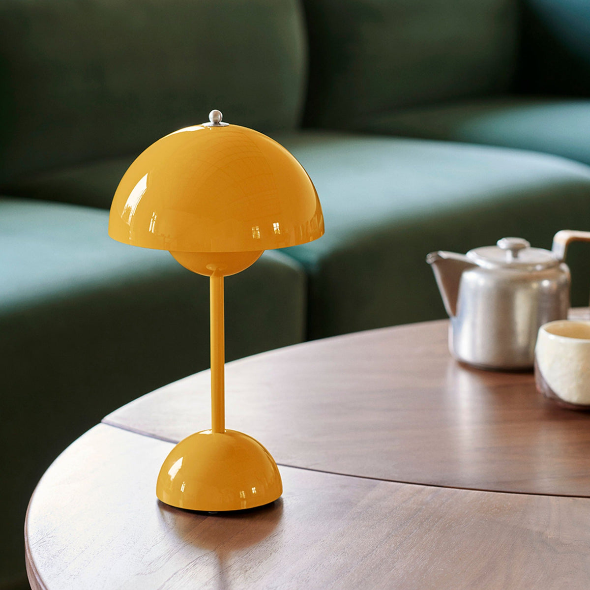 Kabellos aufladbare dimmbare kugelförmige Tischlampe
