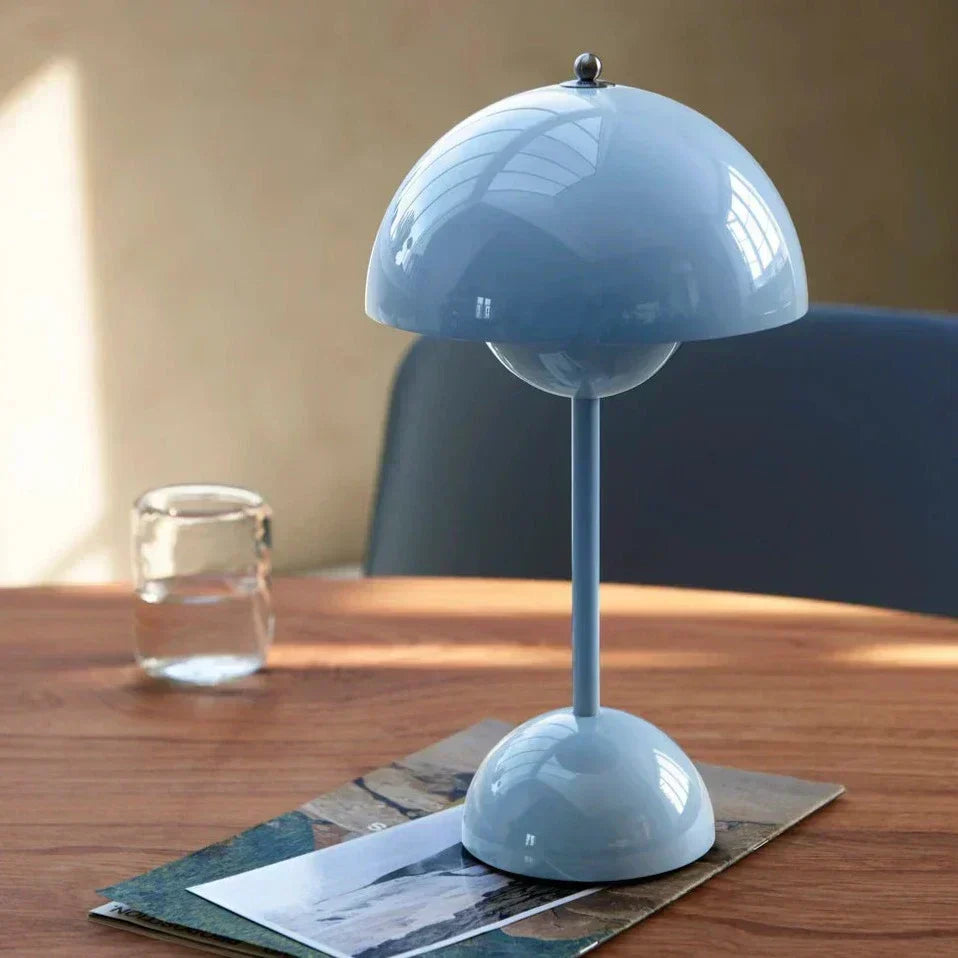 Kabellos aufladbare dimmbare kugelförmige Tischlampe
