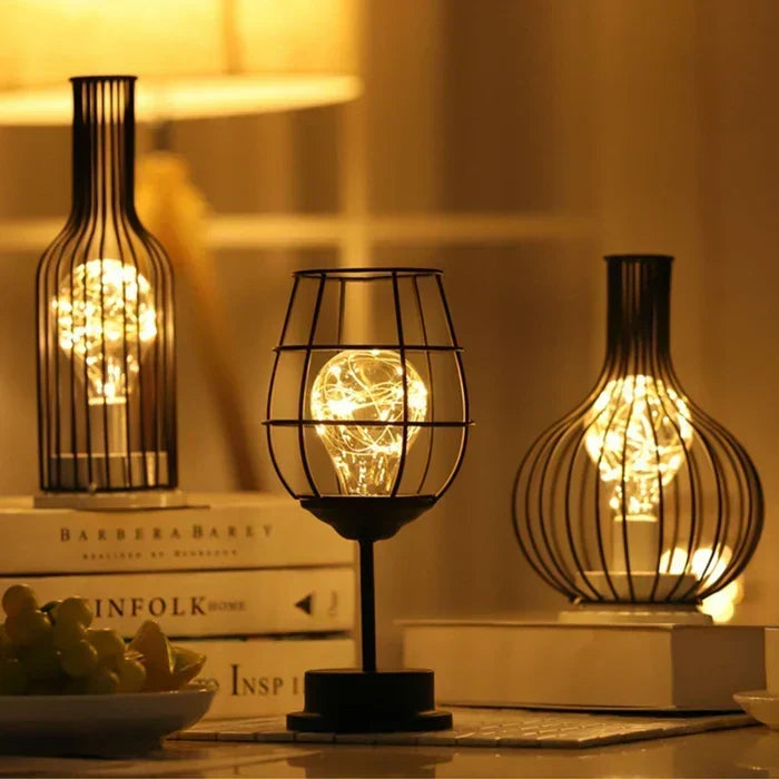 Schlanke moderne zeitgenössische Tischlampe aus Metall und Stoff