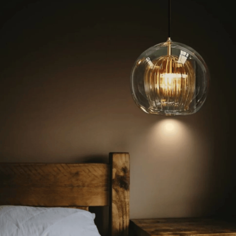 Elegante moderne Pendelleuchte aus Aluminium und Glas mit verstellbarer Länge