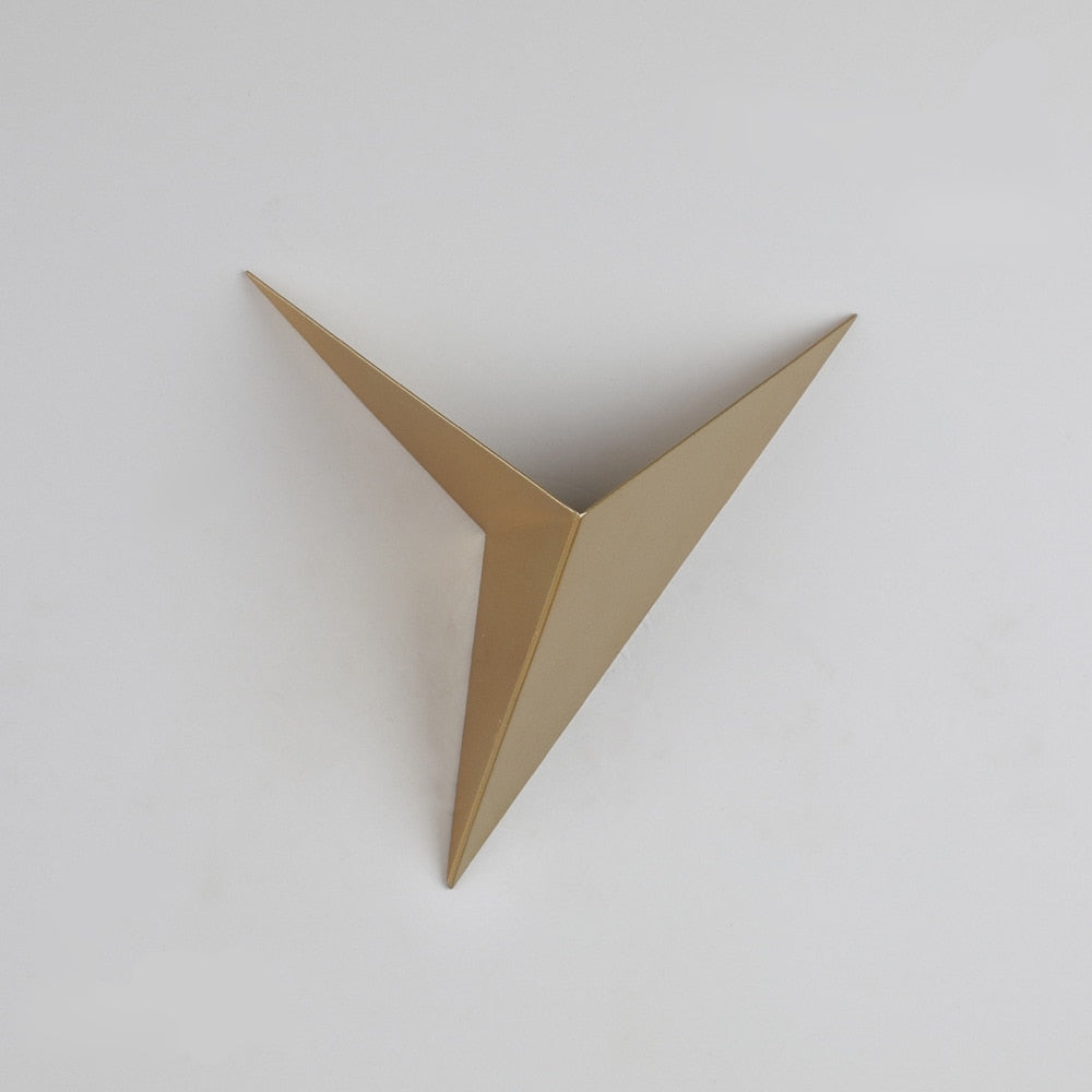 Minimalistische dreieckige nordische Eisen-Wandleuchte für den Innenbereich und Treppen