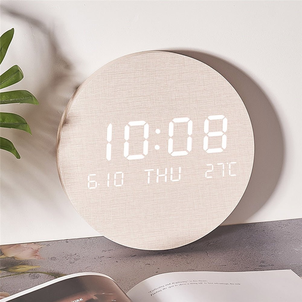 Nordische minimalistische runde digitale batteriebetriebene Wanduhr