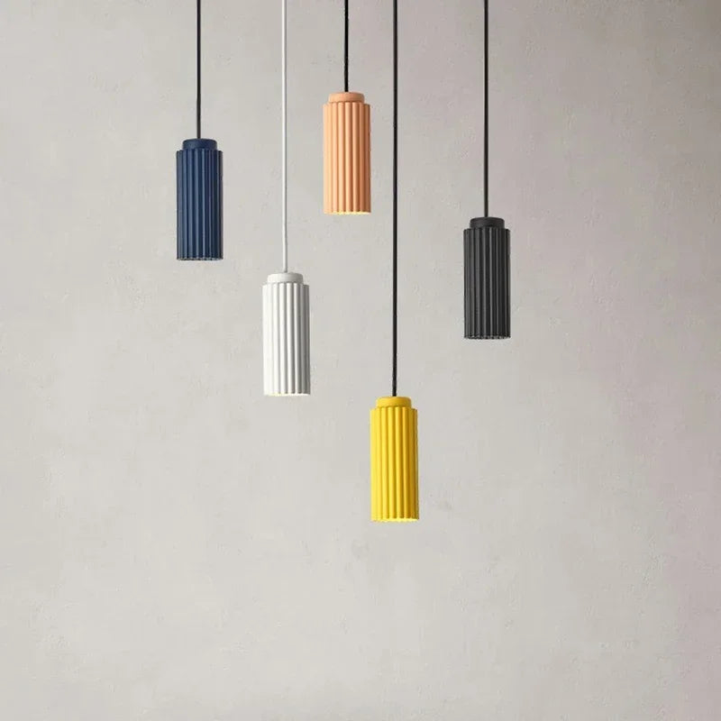 Skandinavische minimalistische Hängeleuchte aus Metall und Glas