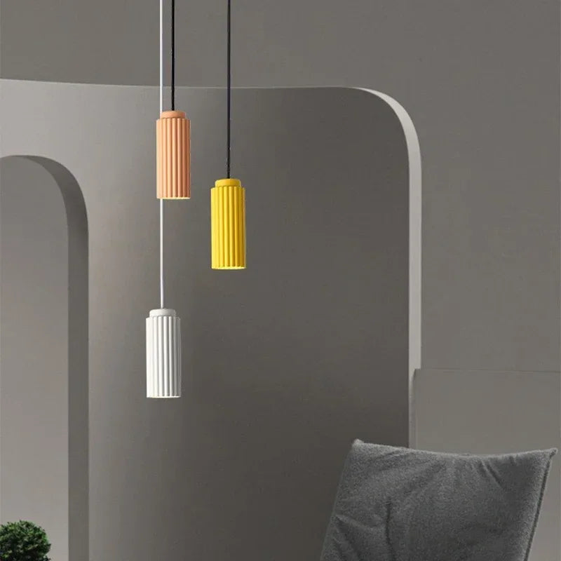 Skandinavische minimalistische Hängeleuchte aus Metall und Glas