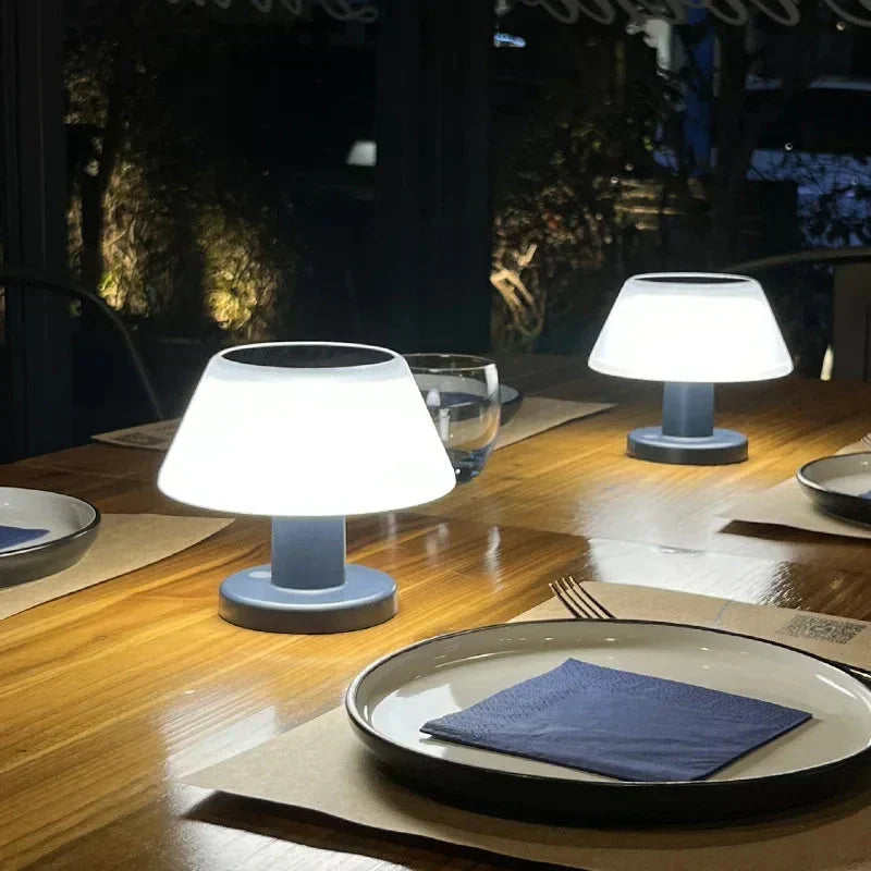 Solarbetriebene aufladbare wasserfeste Tischlampe für Innen- und Außenbereiche