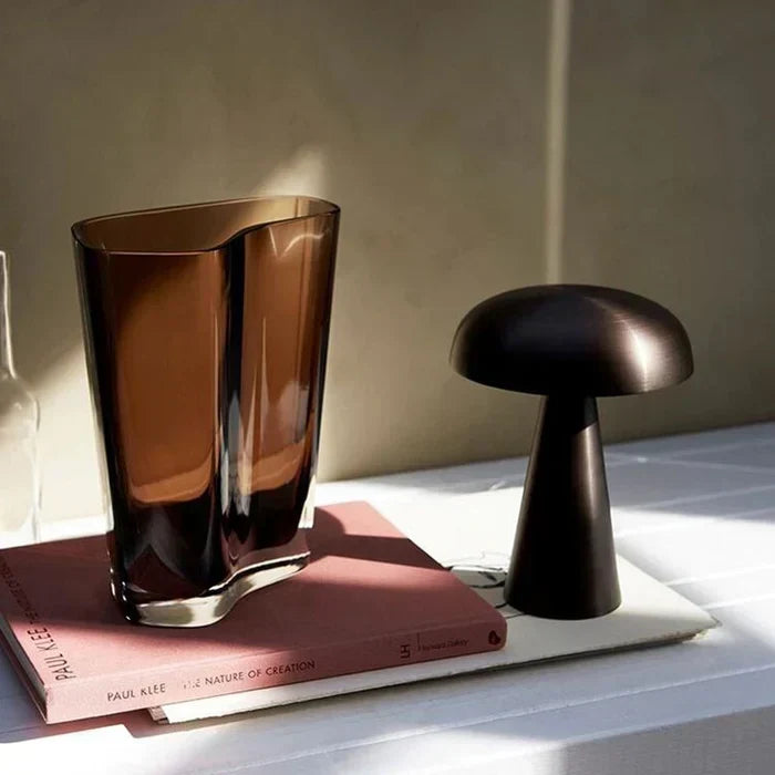 Dimmbare kabellose Tischlampe aus Eisen und Acryl in Pilzform