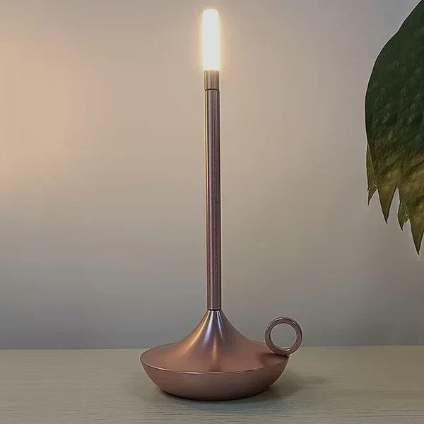 Schlanke aufladbare dimmbare Aluminium-Tischlampe in Kerzenform