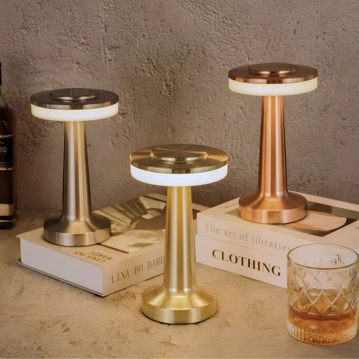 Elegante tragbare dimmbare kabellose Tischlampe aus Metall, wiederaufladbar