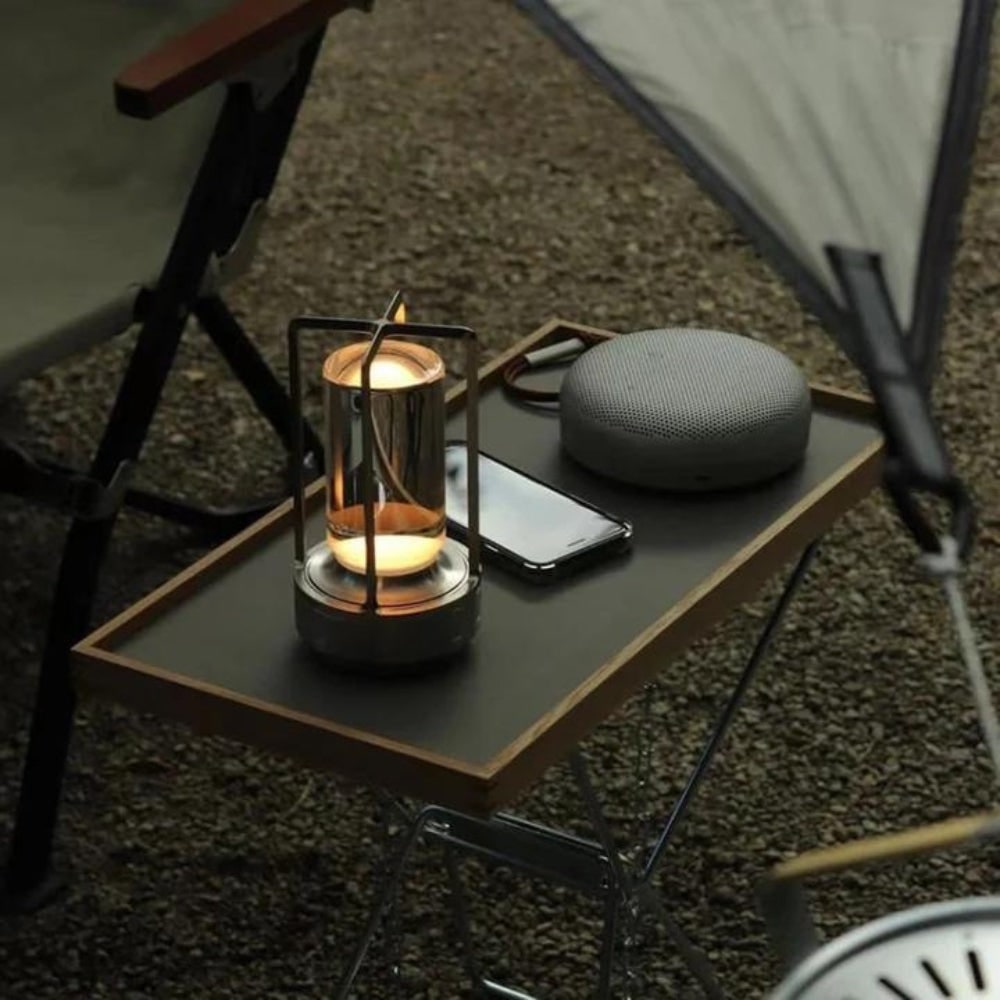 Minimalistische kabellose, wiederaufladbare Tischlampe für Innen- und Außenbereiche