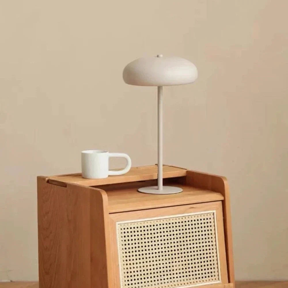 Retro-Tischlampe mit abgerundeter Silhouette, Touch-Steuerung, wiederaufladbar und tragbar