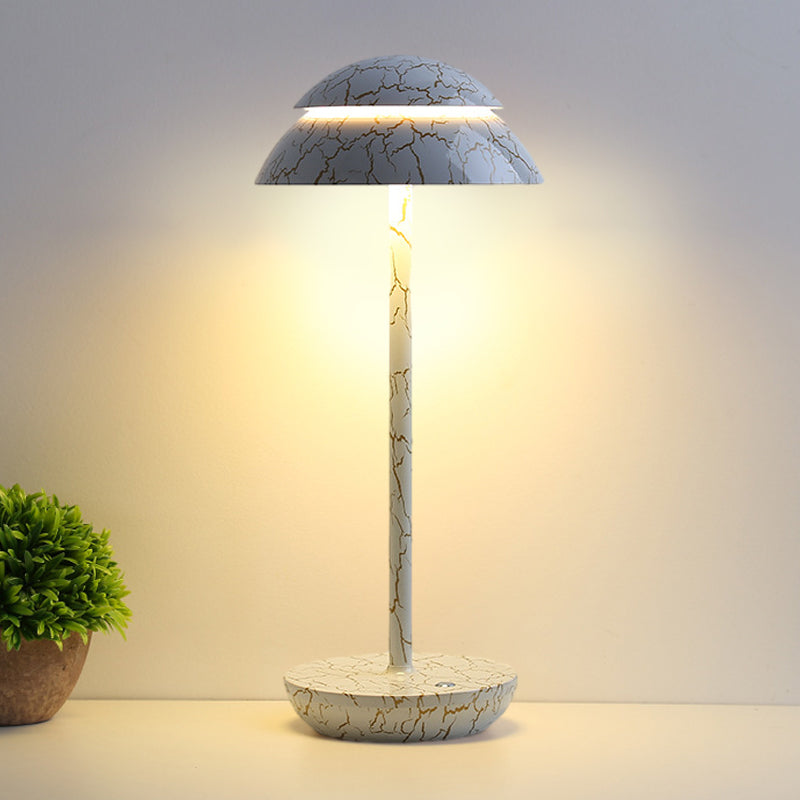 Kabellose tragbare wiederaufladbare Kunststoff-Tischlampe für Innen- und Außenbereiche