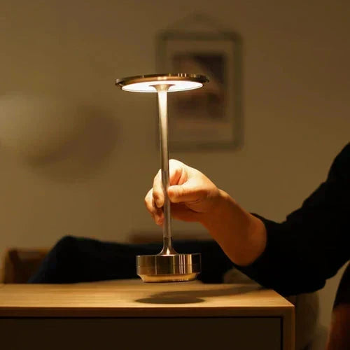 Elegante, kabellose, dimmbare und wiederaufladbare tragbare Metall-Tischlampe