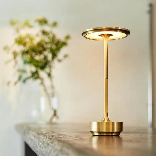 Elegante, kabellose, dimmbare und wiederaufladbare tragbare Metall-Tischlampe